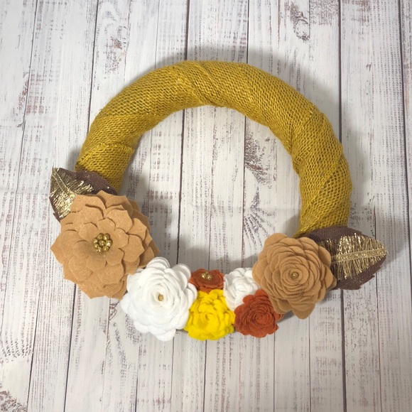 Farmhouse Style Fall Mini Wreath (Fall Colors) - Picture 1 of 4